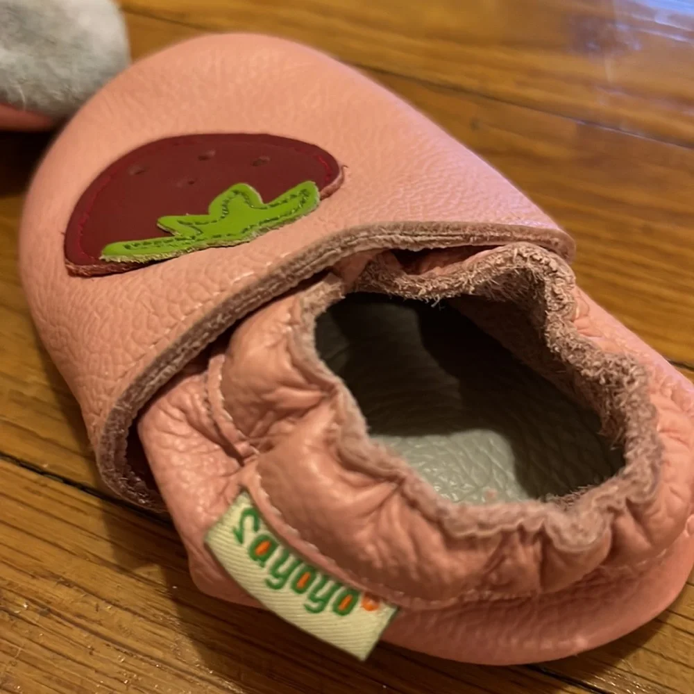 Leather baby shoes - 6-12 months